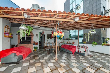 Casa à venda com 550m², 5 quartos e 4 vagas Casa à venda com 550m², 5 quartos e 4 vagasVaranda gourmet