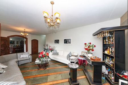 Casa à venda com 550m², 5 quartos e 4 vagas Casa à venda com 550m², 5 quartos e 4 vagasSala 1