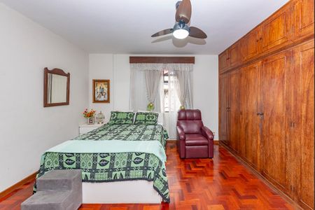 Casa à venda com 550m², 5 quartos e 4 vagas Casa à venda com 550m², 5 quartos e 4 vagasSuíte 2