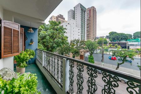 Casa à venda com 550m², 5 quartos e 4 vagas Casa à venda com 550m², 5 quartos e 4 vagasVaranda da Sala 1