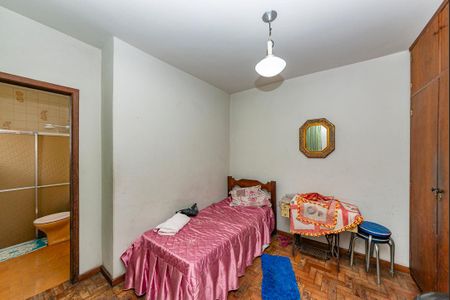 Casa à venda com 550m², 5 quartos e 4 vagas Casa à venda com 550m², 5 quartos e 4 vagasQuarto de Serviço