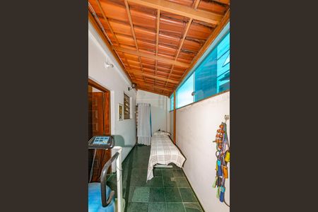 Casa à venda com 550m², 5 quartos e 4 vagas Casa à venda com 550m², 5 quartos e 4 vagasVaranda quartos 2 - 4