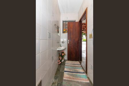 Casa à venda com 550m², 5 quartos e 4 vagas Casa à venda com 550m², 5 quartos e 4 vagasLavabo 2