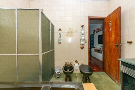 Casa à venda com 550m², 5 quartos e 4 vagas Casa à venda com 550m², 5 quartos e 4 vagasBanheiro da Suíte 2