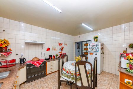 Casa à venda com 550m², 5 quartos e 4 vagas Casa à venda com 550m², 5 quartos e 4 vagasCozinha