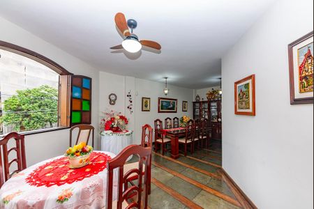 Casa à venda com 550m², 5 quartos e 4 vagas Casa à venda com 550m², 5 quartos e 4 vagasSala 2