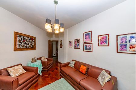 Casa à venda com 550m², 5 quartos e 4 vagas Casa à venda com 550m², 5 quartos e 4 vagasQuarto 5