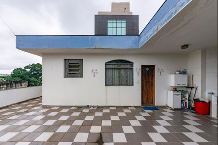 Casa à venda com 550m², 5 quartos e 4 vagas Casa à venda com 550m², 5 quartos e 4 vagasQuarto de Serviço