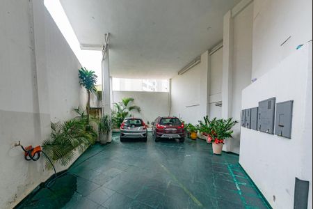 Casa à venda com 550m², 5 quartos e 4 vagas Casa à venda com 550m², 5 quartos e 4 vagasGaragem