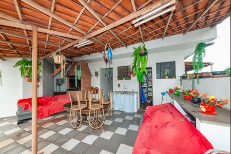 Casa à venda com 550m², 5 quartos e 4 vagas Casa à venda com 550m², 5 quartos e 4 vagasVaranda gourmet