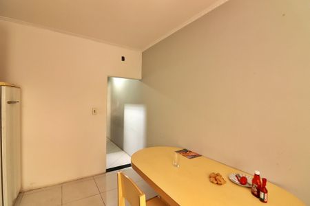 Casa à venda com 250m², 3 quartos e 2 vagasCozinha 