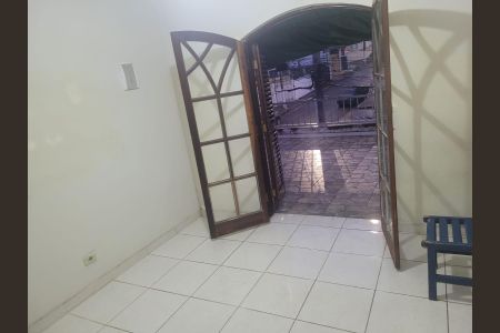Casa para alugar com 100m², 2 quartos e 1 vagaQuarto