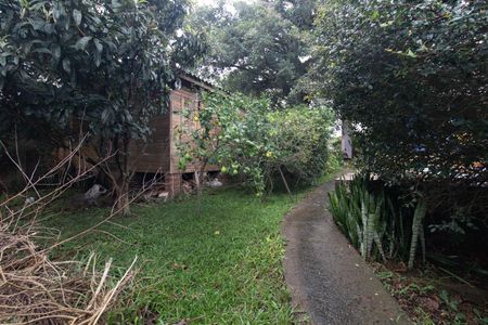 Casa à venda com 1000m², 3 quartos e 4 vagas Casa à venda com 1000m², 3 quartos e 4 vagasQuintal