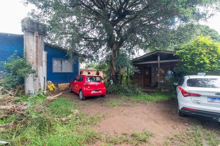 Casa à venda com 1000m², 3 quartos e 4 vagas Casa à venda com 1000m², 3 quartos e 4 vagasQuintal