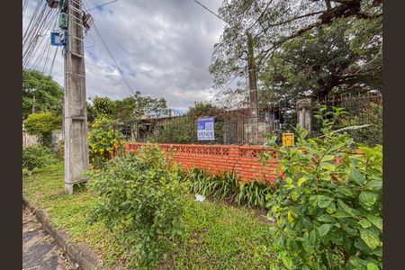 Casa à venda com 1000m², 3 quartos e 4 vagas Casa à venda com 1000m², 3 quartos e 4 vagasFachada