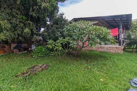Casa à venda com 1000m², 3 quartos e 4 vagas Casa à venda com 1000m², 3 quartos e 4 vagasQuintal