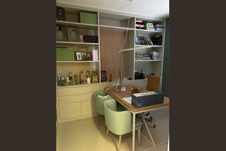 Quarto de casa de condomínio à venda com 4 quartos, 650m² em Residencial Tambore Iii, Santana de Parnaíba