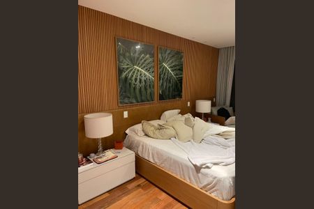 Quarto de casa de condomínio à venda com 4 quartos, 650m² em Residencial Tambore Iii, Santana de Parnaíba