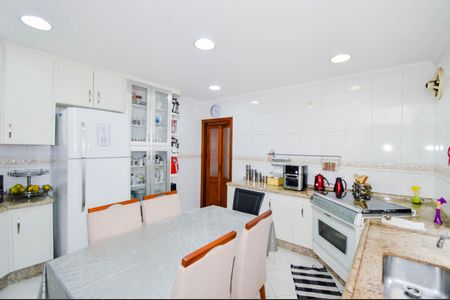 Casa à venda com 207m², 3 quartos e 2 vagasCozinha