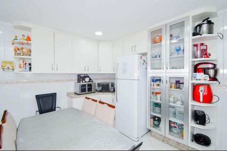 Casa à venda com 207m², 3 quartos e 2 vagasCozinha