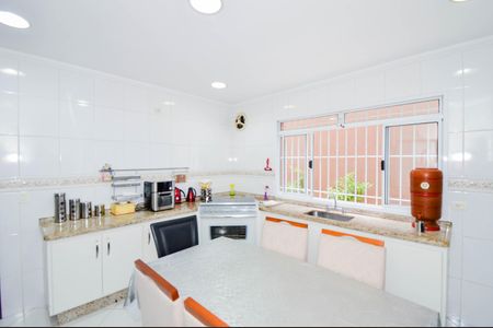 Casa à venda com 207m², 3 quartos e 2 vagasCozinha