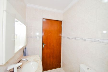 Casa à venda com 207m², 3 quartos e 2 vagasBanheiro Social 2 