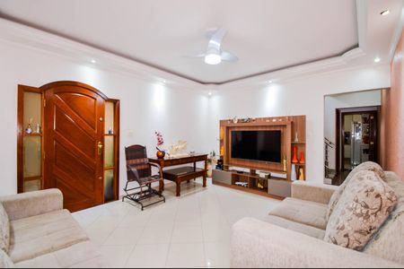 Casa à venda com 207m², 3 quartos e 2 vagasSala