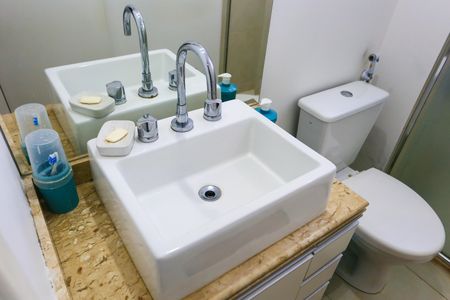 Apartamento à venda com 88m², 2 quartos e 2 vagas Apartamento à venda com 88m², 2 quartos e 2 vagasBanheiro da Suíte 2