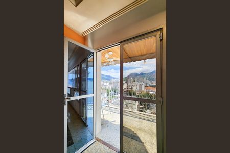 Apartamento à venda com 143m², 3 quartos e 2 vagasVaranda 