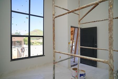 Sala de casa de condomínio para alugar com 3 quartos, 150m² em Inoa, Maricá