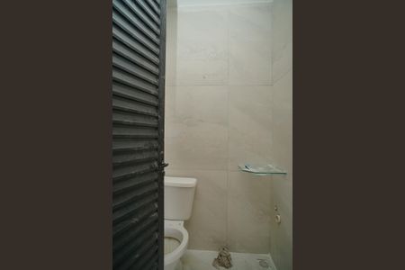 Casa de condomínio para alugar com 150m², 3 quartos e 3 vagasBanheiro de serviço