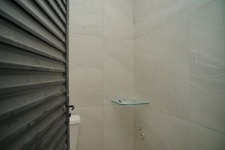 Casa de condomínio para alugar com 150m², 3 quartos e 3 vagasBanheiro de serviço