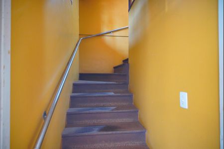 Casa à venda com 450m², 5 quartos e 3 vagasEscada - Acesso Quartos