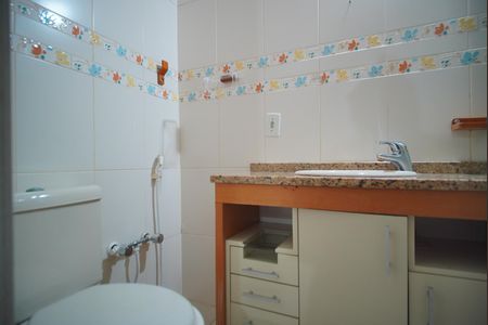 Casa à venda com 450m², 5 quartos e 3 vagasBanheiro Corredor 2