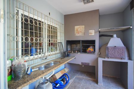 Casa à venda com 450m², 5 quartos e 3 vagasChurrasqueira