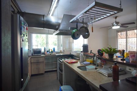 Casa à venda com 450m², 5 quartos e 3 vagasCozinha