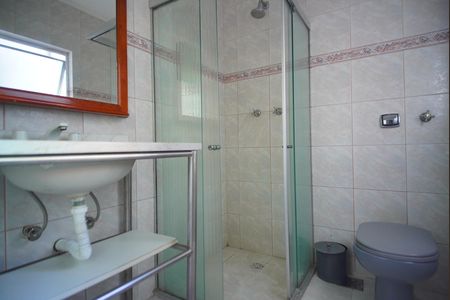 Casa à venda com 450m², 5 quartos e 3 vagasBanheiro Corredor 1