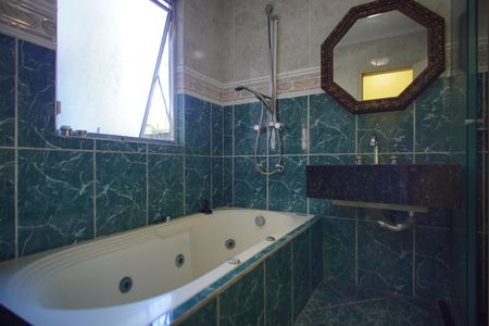 Casa à venda com 450m², 5 quartos e 3 vagasBanheiro da Suíte