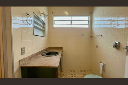 Casa para alugar com 180m², 3 quartos e 2 vagasBanheiro