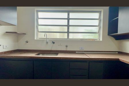 Casa para alugar com 180m², 3 quartos e 2 vagasCozinha