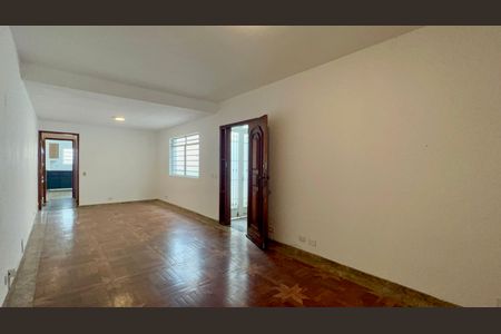 Casa para alugar com 180m², 3 quartos e 2 vagasSala