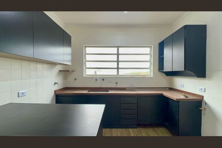 Casa para alugar com 180m², 3 quartos e 2 vagasCozinha