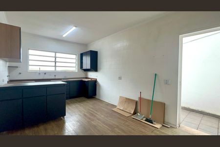 Casa para alugar com 180m², 3 quartos e 2 vagasCozinha