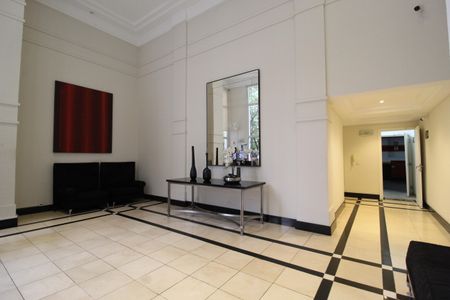 Apartamento para alugar com 94m², 2 quartos e 2 vagasHall Social