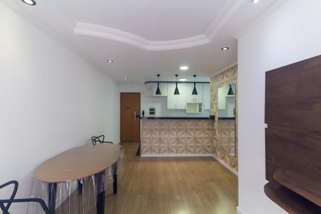 Sala de apartamento para alugar com 3 quartos, 68m² em Vila Ivone, São Paulo
