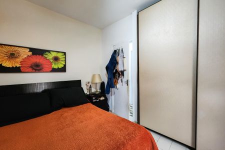 Apartamento à venda com 77m², 2 quartos e 1 vagaQuarto 2