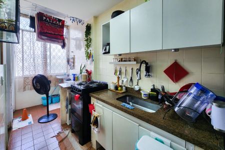 Apartamento à venda com 77m², 2 quartos e 1 vagaCozinha 