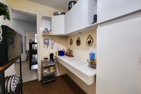 Apartamento à venda com 77m², 2 quartos e 1 vagaCozinha 