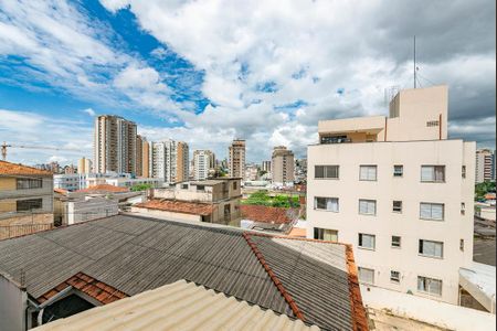 Sala de apartamento para alugar com 3 quartos, 85m² em Nova Suíça, Belo Horizonte