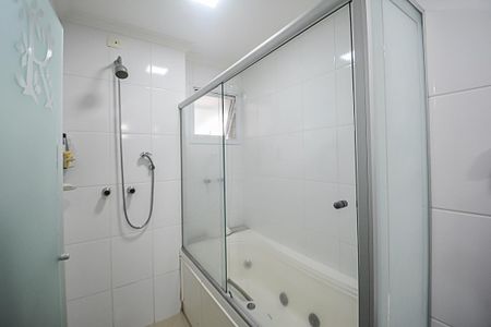 Apartamento à venda com 100m², 2 quartos e 4 vagas Apartamento à venda com 100m², 2 quartos e 4 vagasBanheiro da Suíte